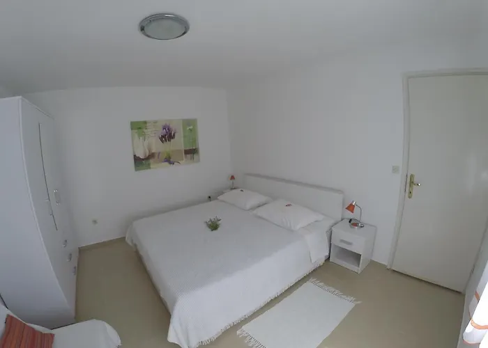 By The Sea - 13272 Apartman